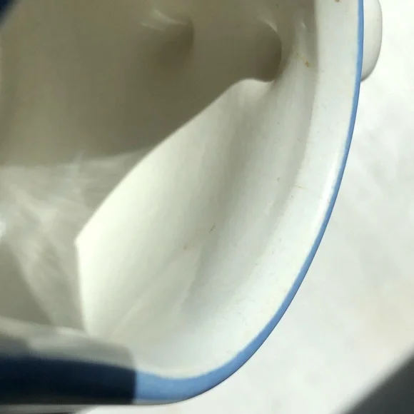 Vintage 1960’s Pfaltzgraff Yorktowne Stoneware Pitcher - Picture 7 of 8